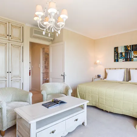 Hotel La Bastide De & 4*