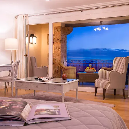 Hotel La Bastide De & Tourtour