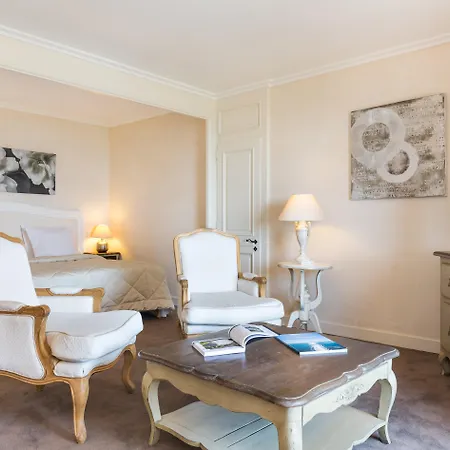 Hotel La Bastide De & 4*