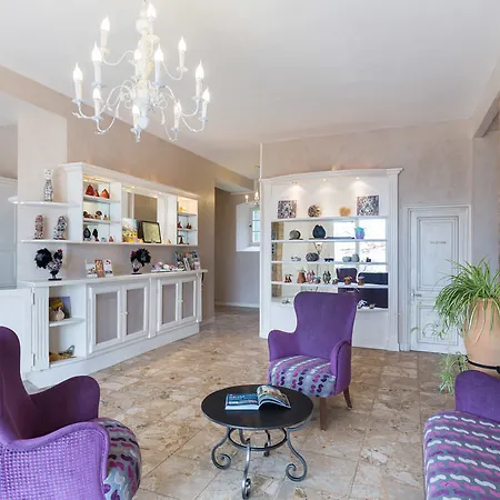 Hotel La Bastide De &