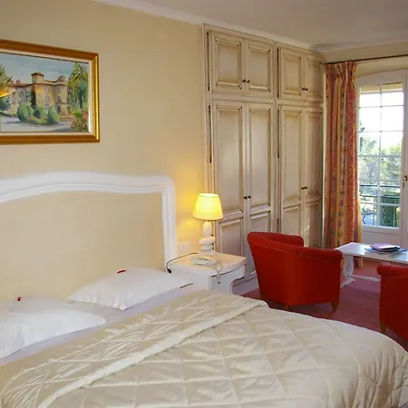 La Bastide De & 4*